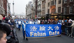 Image for article La fanfare Terre divine est présente lors du défilé du Jour de l'an à Londres (Photos)