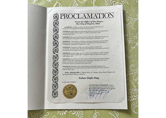 Image for article Ohio, US: Mayor of Dayton Proclaims Falun Dafa Day